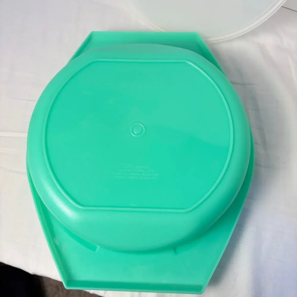 VTG Tupperware jadeite green cheese lettuce grater mandolin bowl with lid. 786.